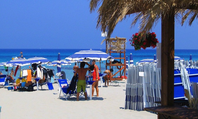 Isola delle Femmine Villa | Villa with pool a few steps from the sea in the Isola delle Femmine Reserve!