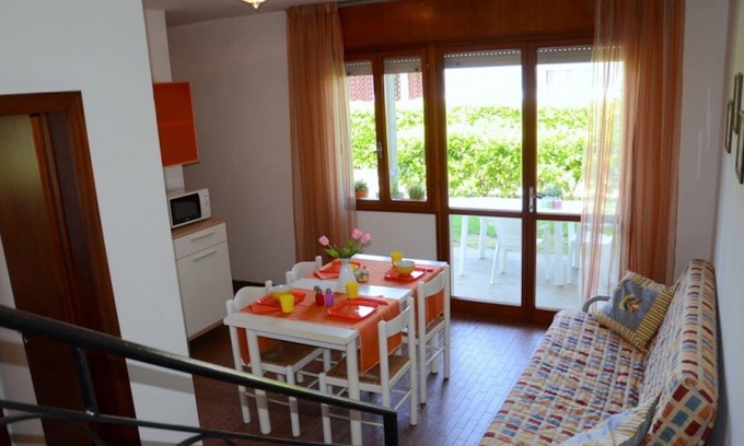 Bibione Lido dei Pini Villa | Villa with large fenced garden