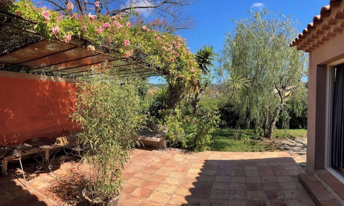 Carqueiranne Villa | Villa, with no vis-à-vis, at walking distance to the sea, restaurants and shops