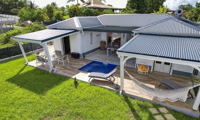 L'Houezel Villa | Villa with pool near the village