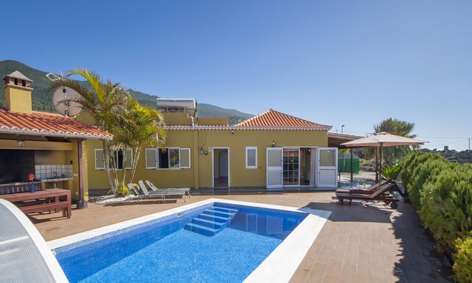 Las Manchas House | Villa with private pool, sauna and 3 bedrooms