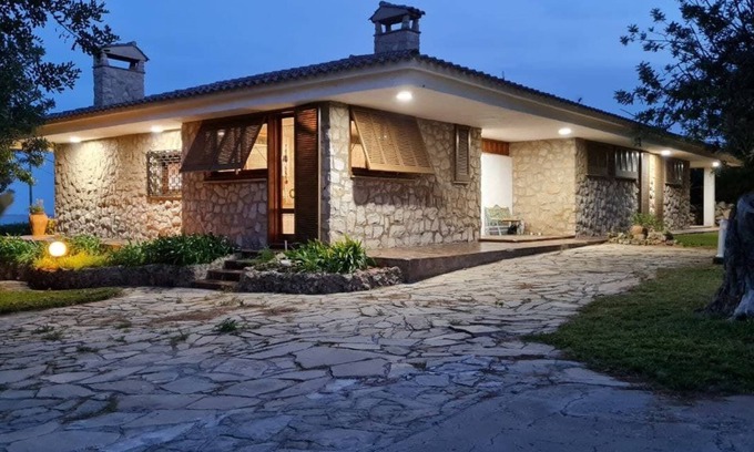 Alcanar Ski Chalet | Villa with sea views, direct access to the beach and extensive garden