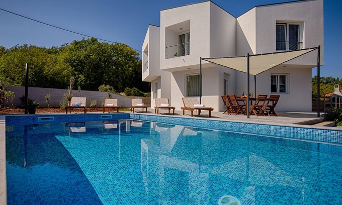Gostinjac Villa | Villa with swimming pool in a quiet location- TRAVELER Reiseburo Krk ID 2180
