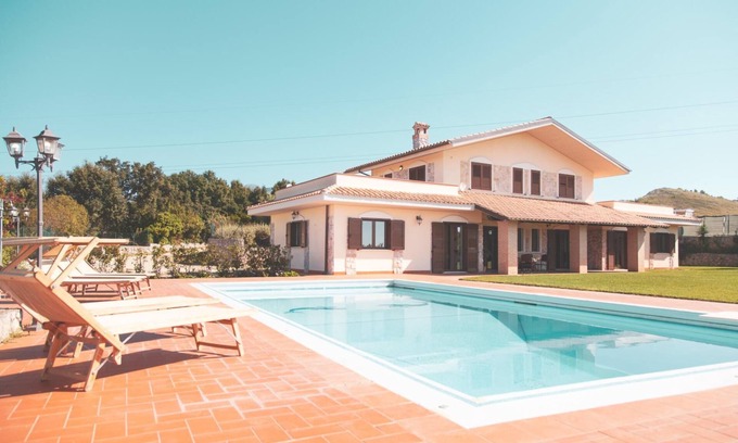Itri Villa | Villa with swimming pool in Italian countryside