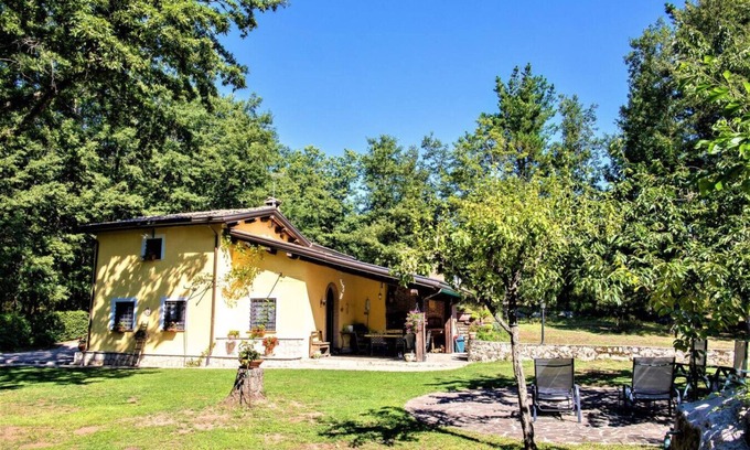 Montemarano Villa | Villa Woodland Garden - Irpinia