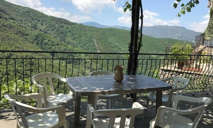 Olmo House | VILLAGE HOUSE BETWEEN SEA AND MOUNTAINS