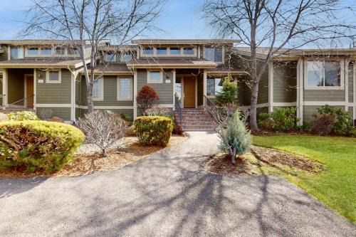 Redmond House | Village Loop Townhome