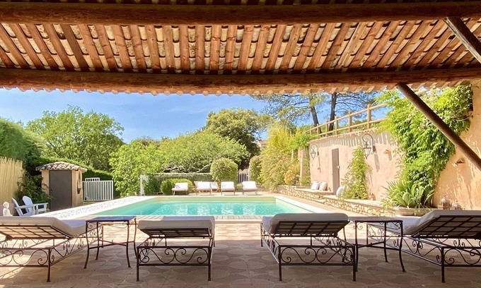Roussillon Villa | VILLAGE ON FOOT, 4 PROVENCAL ROOMS HEATED POOL, PANORAMIC LUBERON VIEW, A/C WIFI