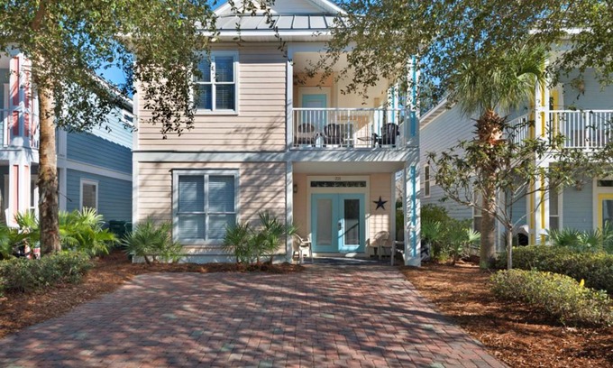 Villages of Crystal Beach House | Villages of Crystal Beach: Kono Cabana