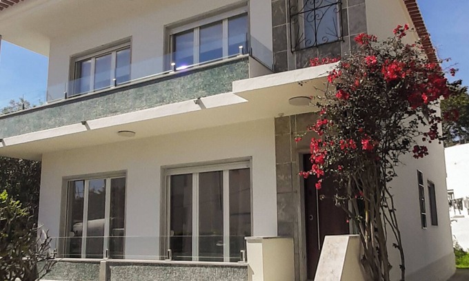 Pica Galo Apartment | Villas Boas House Caparica 2