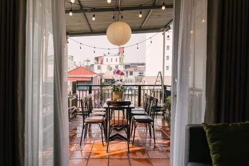 Old Quarter Apartment | Villaxe T5 Flaxur, 150m to Hoankiem lake - by Antique
