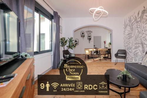 Vallieres House | VILLE ET VOLCANS - Maison 9 couchages avec garage et extérieur