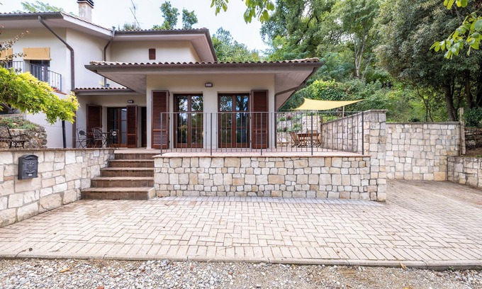 Monteriggioni House | Villino alla Colonna on the Francigena