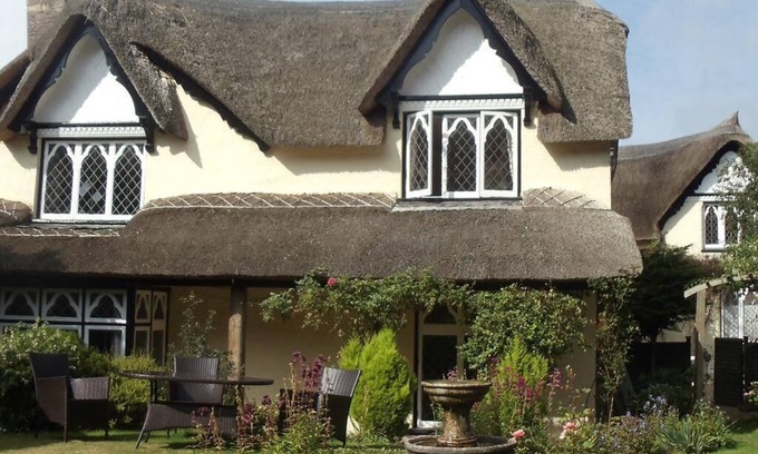 Porlock Cottage | Vine Cottage - Ensuite at The Gables