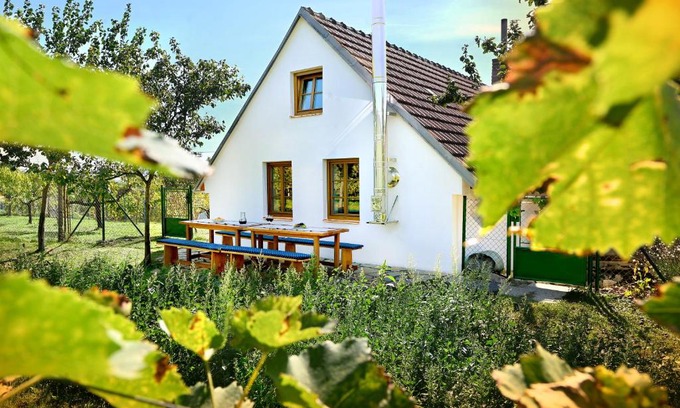 Blatnice pod Svatym Antoninkem Apartment | Vinný sklípek Blatnice