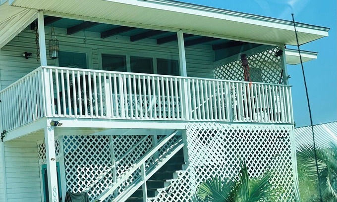 Crescent Beach Cottage | Vintage 2-bedroom cottage in North Myrtle BeachnTwo blocks from the ocean.
