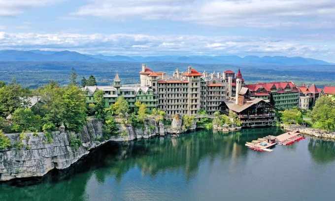 Highland Other | Vintage Farmhouse in the heart of Hudson Valley