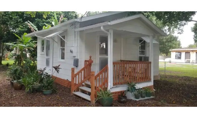 Melbourne Estates Cottage | Vintage Florida Cottage 1955