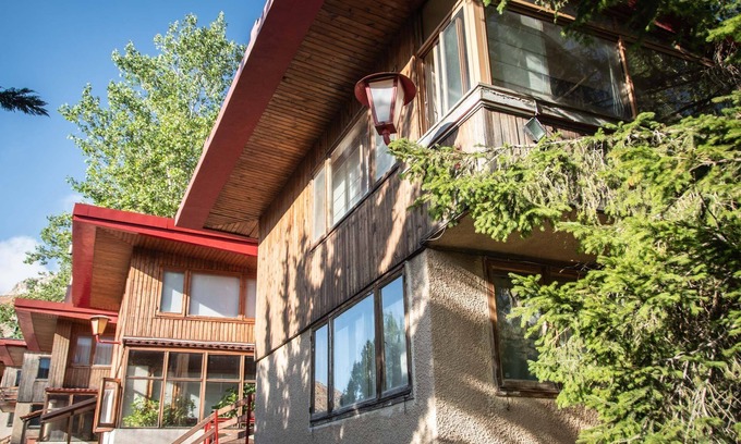 Kfardebian House | Vintage Ski & Vacation Chalet Mzaar