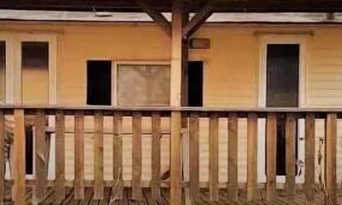 Saint-Bonnet-le-Chateau House | Vintage Mobilhome Cottage Continental 2 bedrooms Covered terrace 4 persons