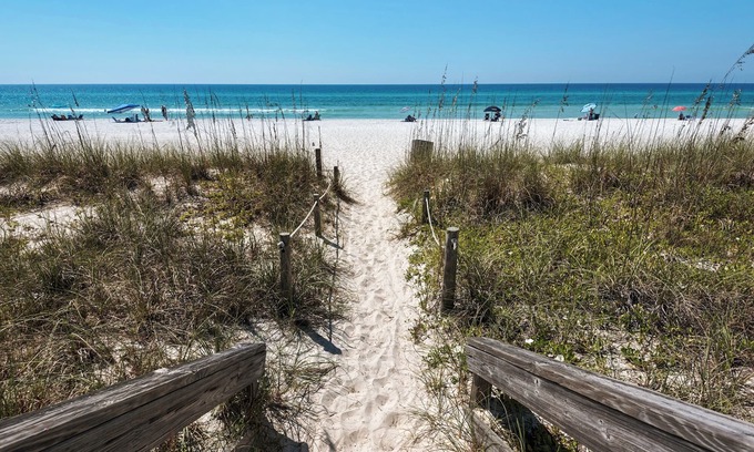Laguna Beach Estates House | Vintage Waves