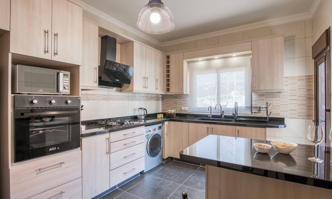 Zouk Mosbeh Apartment | Vinyl 3-Bedroom Apartment in Zouk Mikael