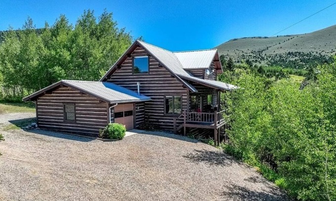 Virginia City Cabin | Virginia City Mountain Splendor!