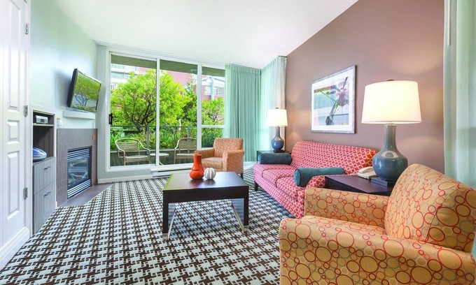 Inner Harbour Resort | Visit the World-Famous Butchart Gardens!