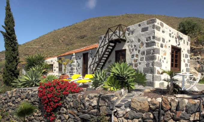 Guia de Isora House | ViVa Mora - Estate with idyllic mountain landscapes