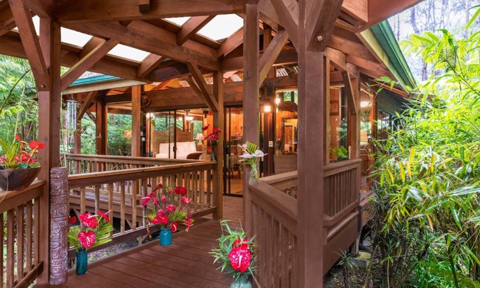 Volcano Bed & Breakfast | Volcano Village Lodge