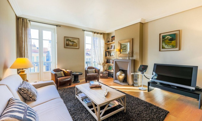 Jean-Medecin Apartment | VUE MAGENTA AP4188 by Riviera Holiday Homes