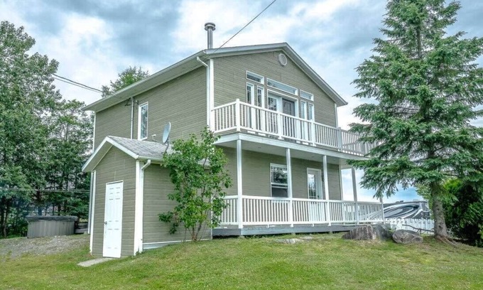 Lac-Frontiere House | Vue sur le lac - Chalet Lac-Frontiere