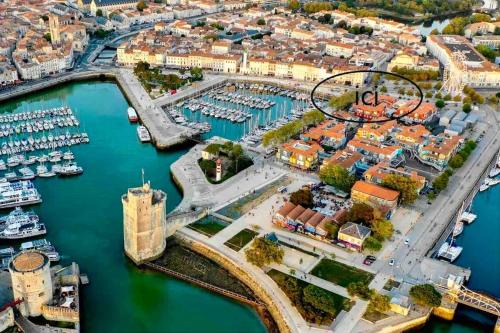 La Celle-sous-Gouzon Apartment | Vue sur le Vieux Port