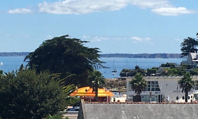 Plougonvelin Apartment | Vue sur Mer, 200 m de la Plage, Appartement en Coeur de Station. Idéal Couple