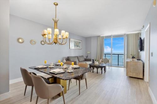 Downtown Miami Apartment | W hotel High end ocean view 2 bedroom at icon brickell