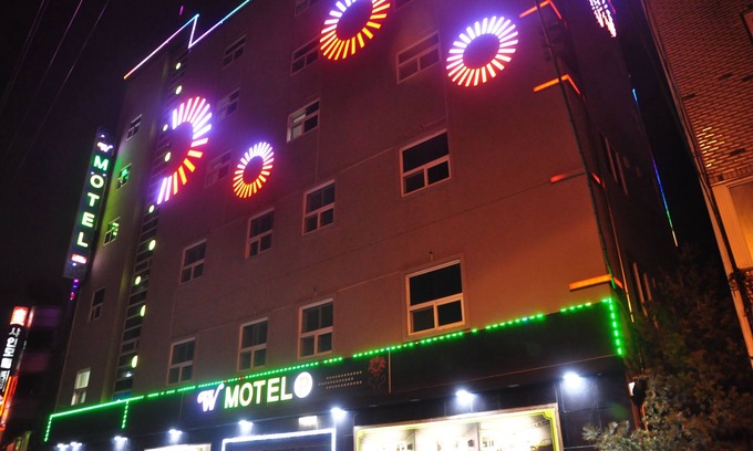 Andong Hotel | W Motel