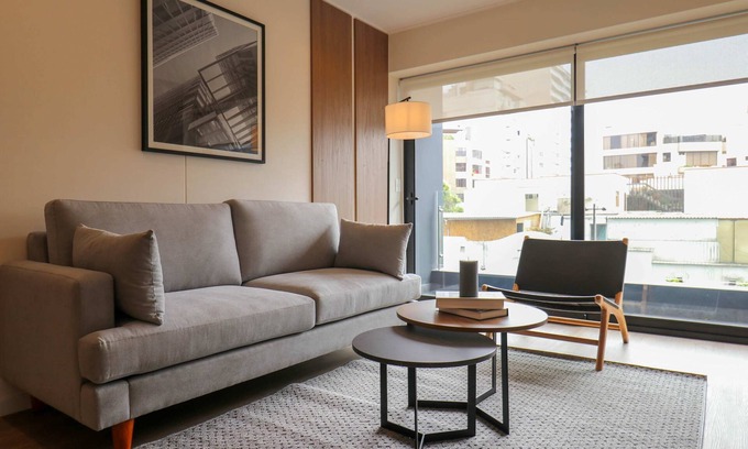 Reducto Apartment | w Prestigious 2BR w Balcony Near Larcomar