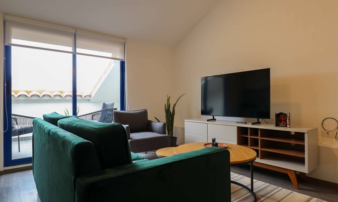 Cusco Historic Center Apartment | w Stunpedous 2BR w Perfect Balcony in Cusco