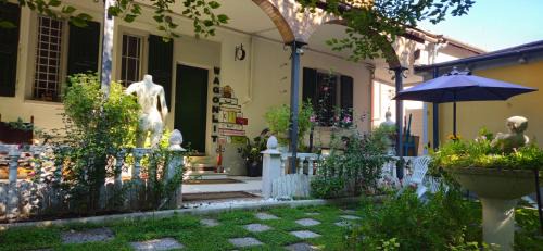 San Donato-San Vitale House | Wagon-lit