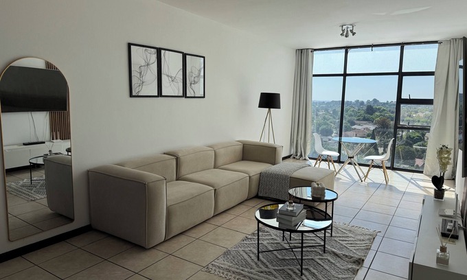 Edenvale Apartment | Wake Up to Gorgeous Views in a Spacious Getaway-Edenvale