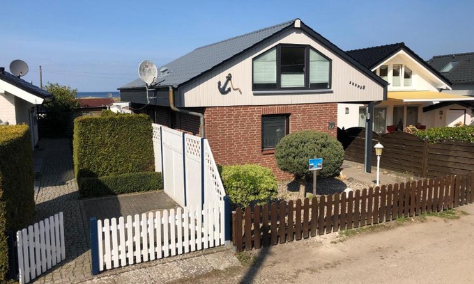 Travemuende Hotel | Waldweg 3