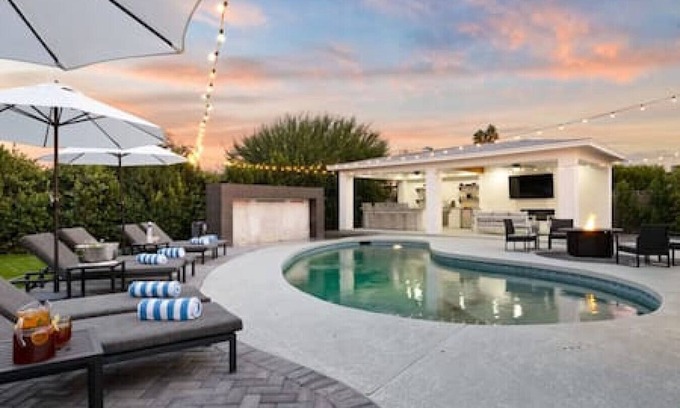 South Scottsdale House | Walk 2 Old Town Scottsdale 4br4bath Heated Pool