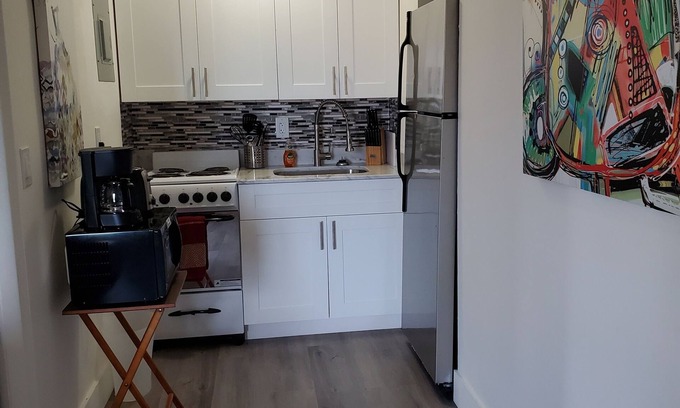 Singer Island Apartment | ☼ Walk 2 the Beach ~♡~ Gorgeous 1 BR ☼