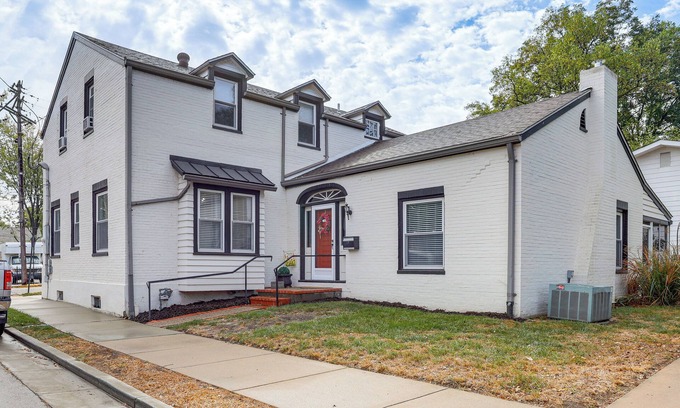 Washington House | Walk Everywhere! Dtwn WashMo Home Near Wineries