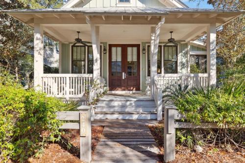 Watercolor House | Walk on the Ocean