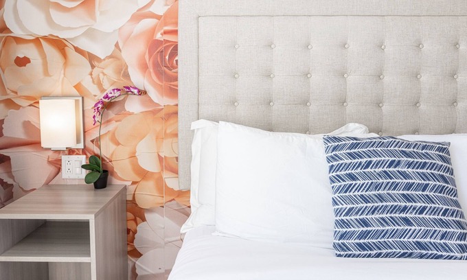 Old Town House | Walk to All in Old Town. Fast WiFi. Parking. Cable - Discounts For Longer Stays