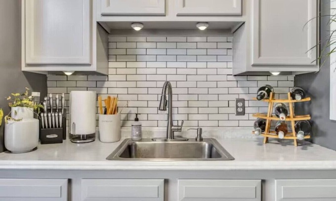 Lower Lawrenceville Apartment | Walk to Arsenal Park! Cozy & Comfy Studio up to 4Pax