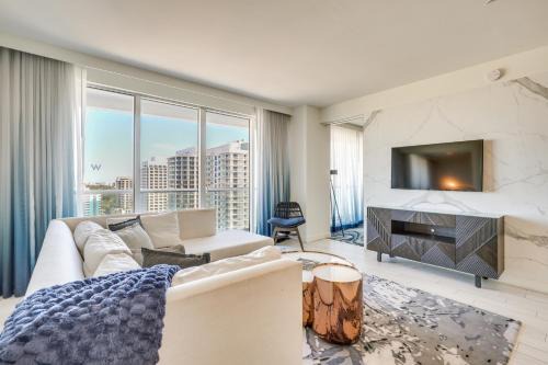 Central Beach Apartment | Walk to Beach and Dining! Luxe Fort Lauderdale Condo