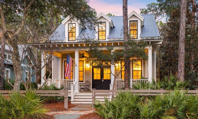 Forest District House | Walk to Camp WaterColor! LSV, Bikes, Pet Friendly! Perfect for Families!