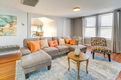 Cleveland Apartment | Walk to Coventry Village Charming Top-Floor Unit!